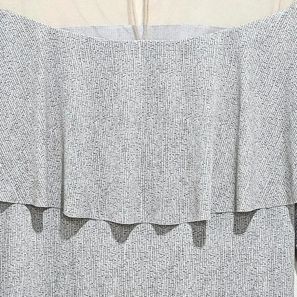 Thamara Capelao Tiered Blouse - Picture 5 of 6